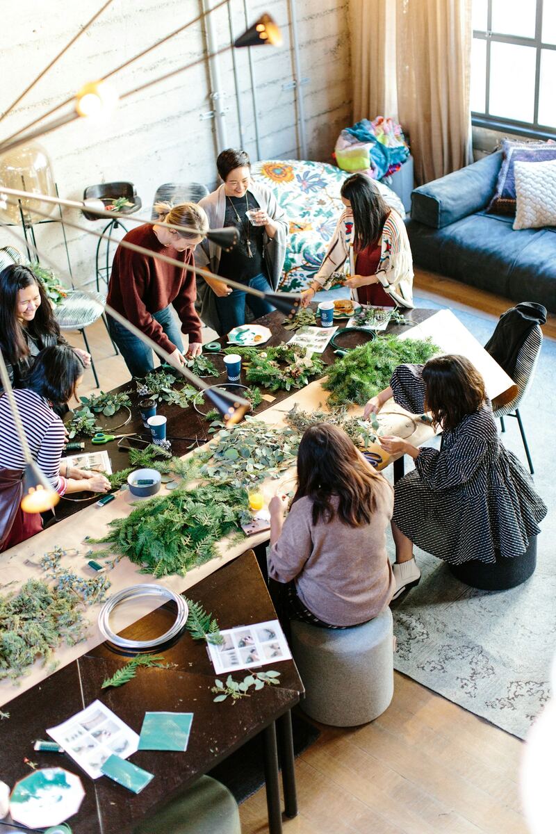 Frauen beim gemeinsamen Workshop